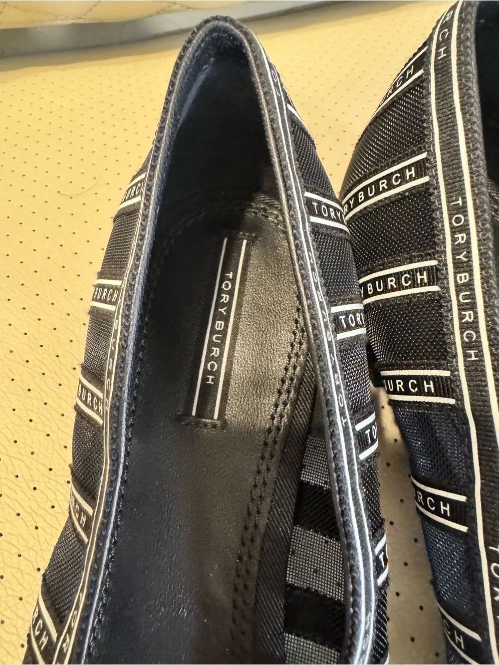Tory Burch Black Logo Ribbon Pointed-Toe Flats – Size 6.5